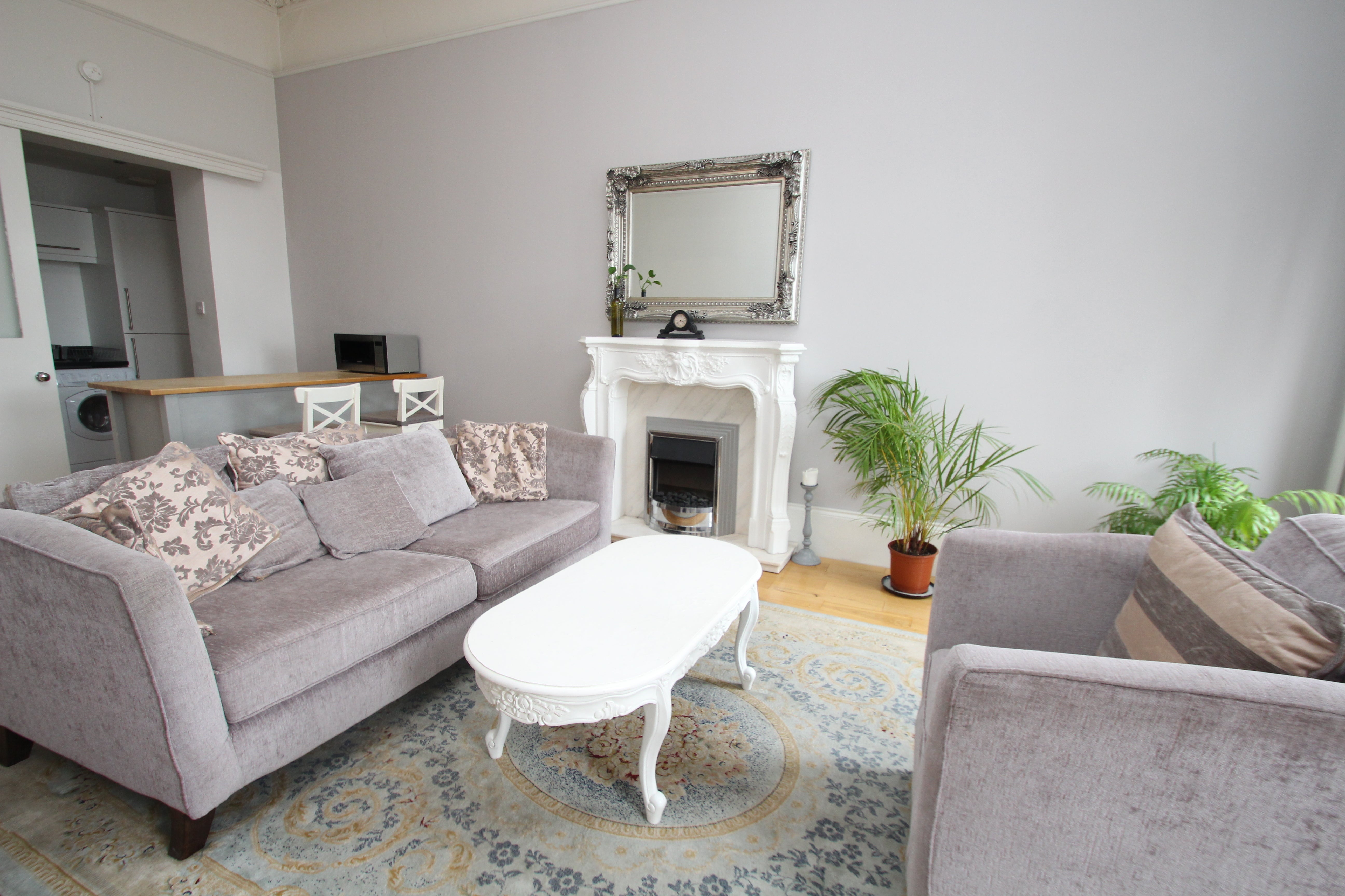 Flat Lynedoch Street in Glasgow