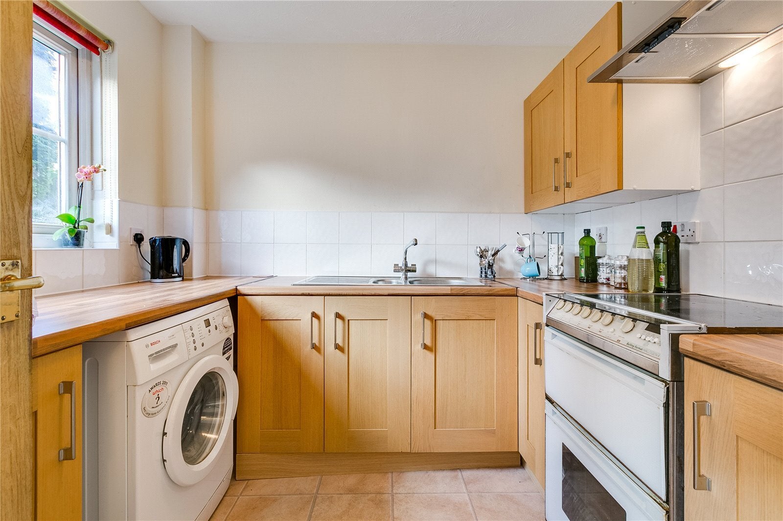Flat Heddington Grove in Greater London