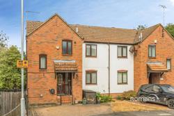 House Kent Close in Greater London