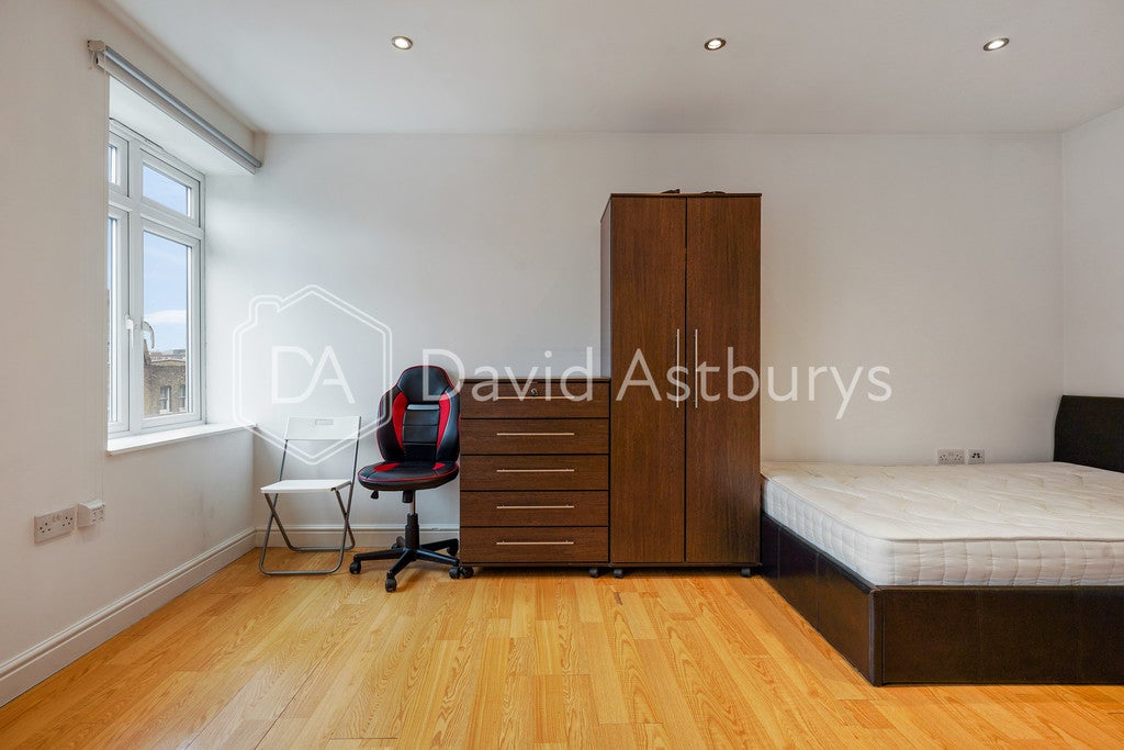 Flat Islip Street in London