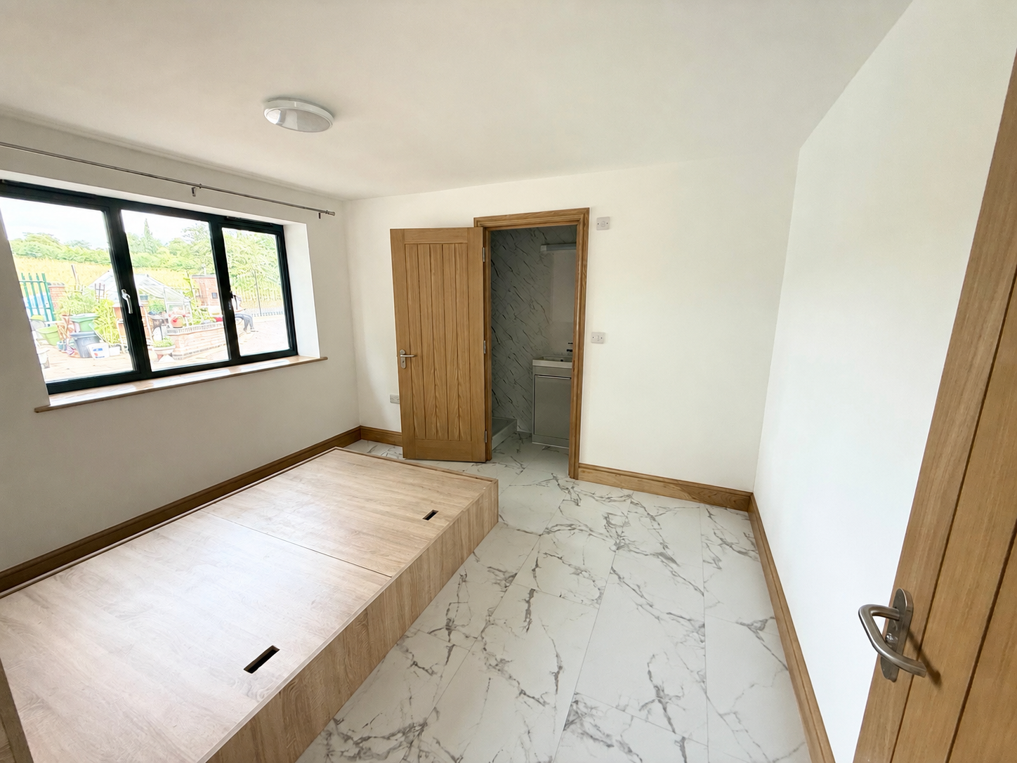 Flat Sandy Lane in Warwick