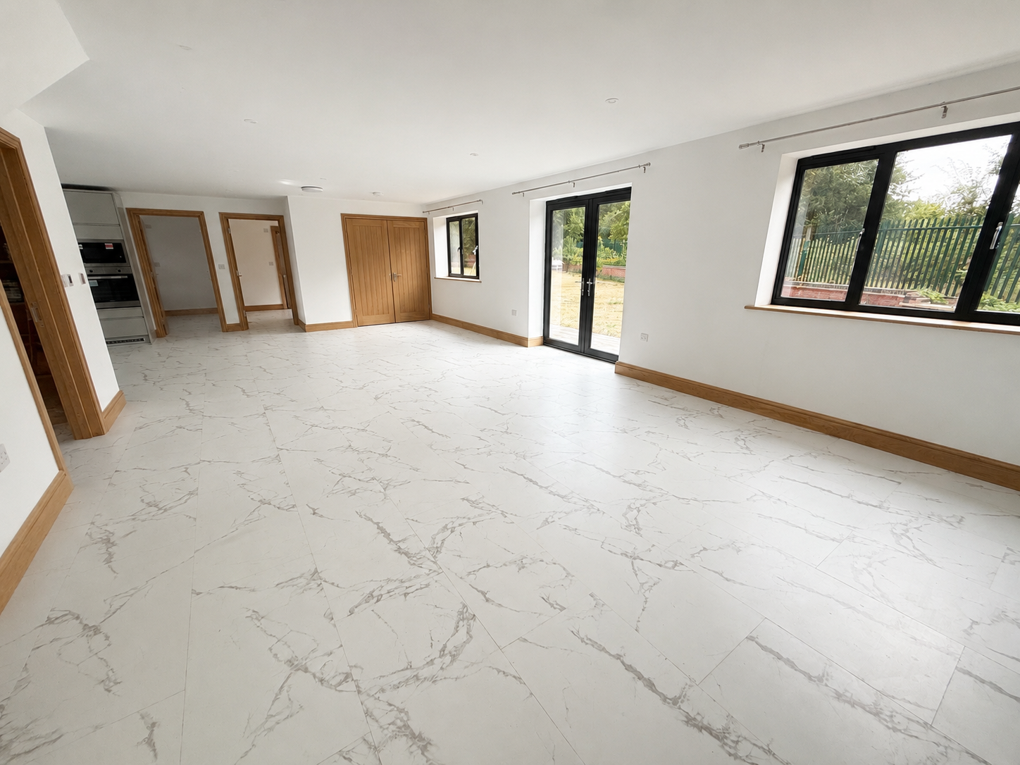 Flat Sandy Lane in Warwick
