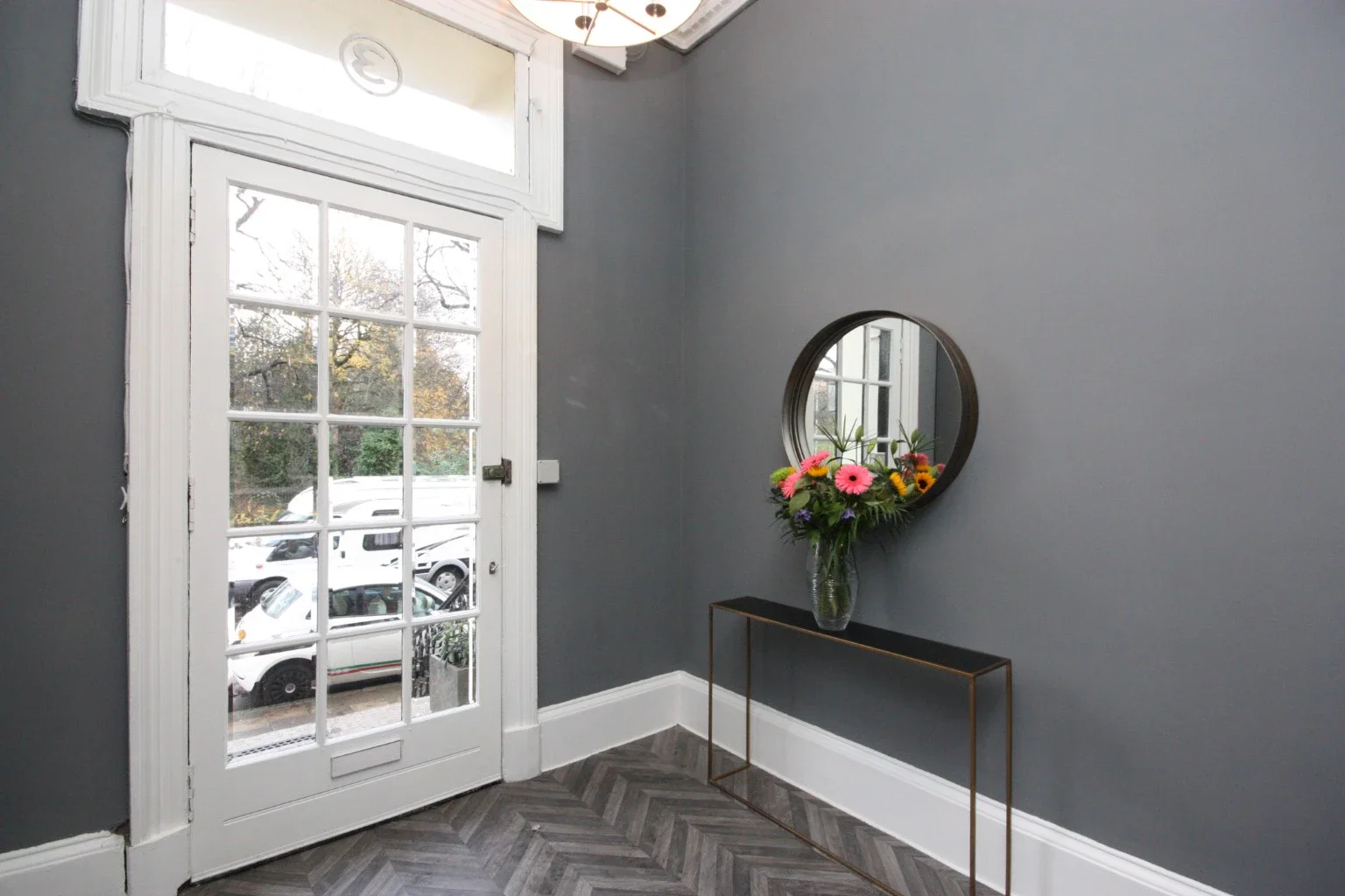 Flat Kew Terrace in Glasgow