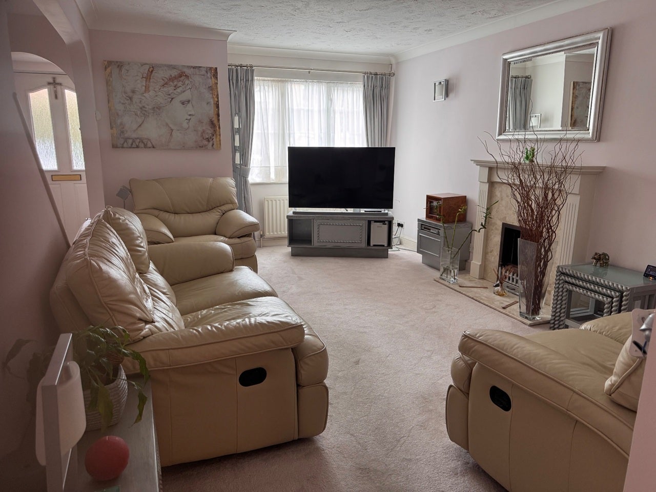 House Robeson Way in Hertsmere