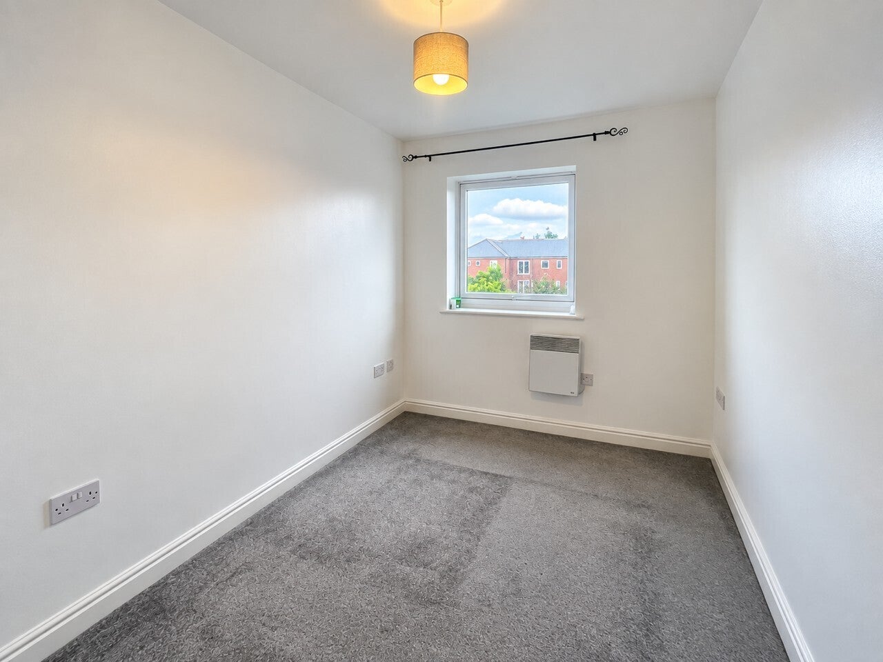 Flat South Terrace in Witham Town