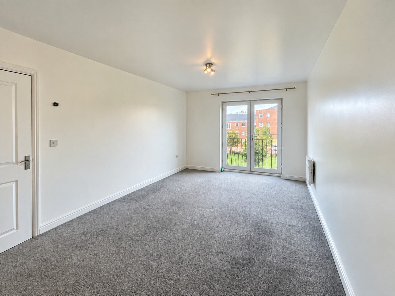 Flat South Terrace in Witham Town