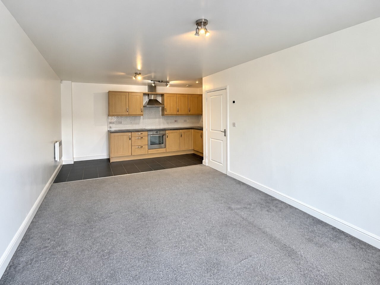 Flat South Terrace in Witham Town