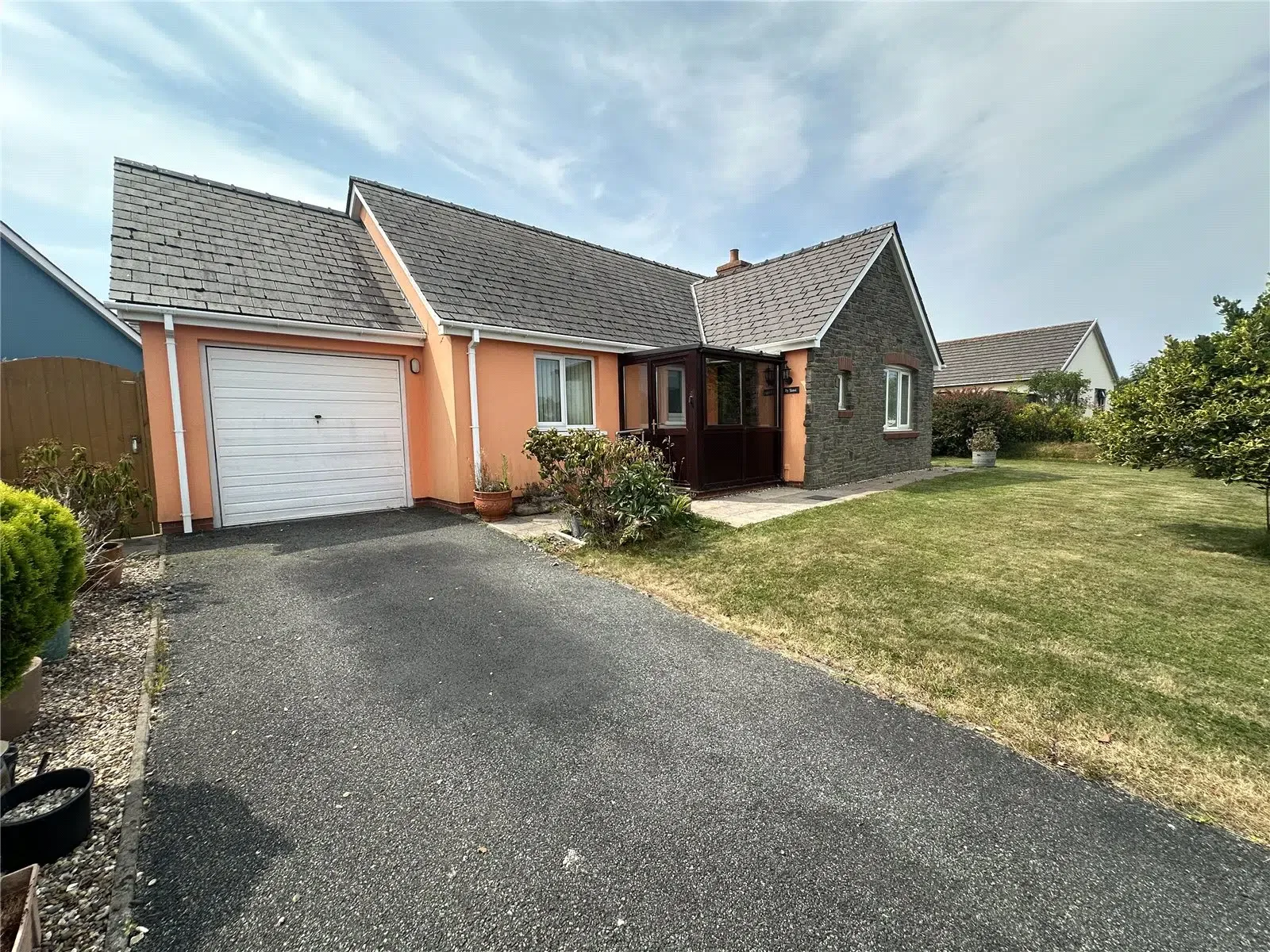 House Hawthorn Lane in Jameston