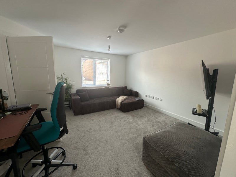 Room Sheffield Parkway in Sheffield