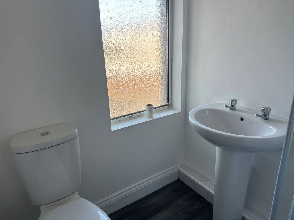 Flat Wyken Grange Road in Coventry