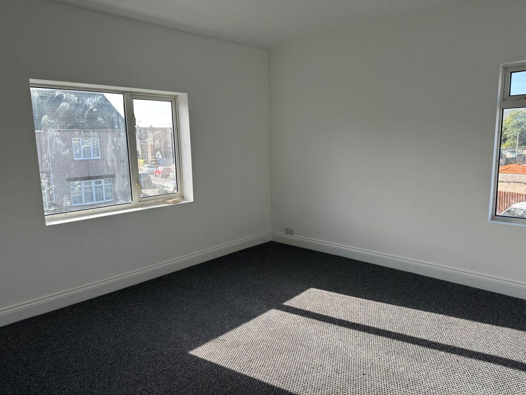 Flat Wyken Grange Road in Coventry