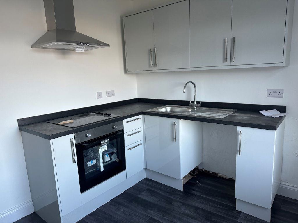 Flat Wyken Grange Road in Coventry