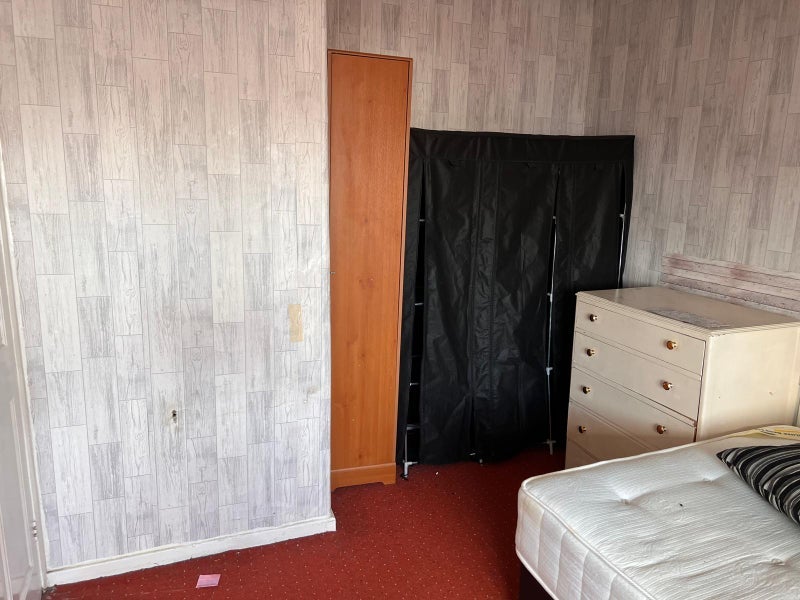 Room Back Stratford Terrace in Leeds
