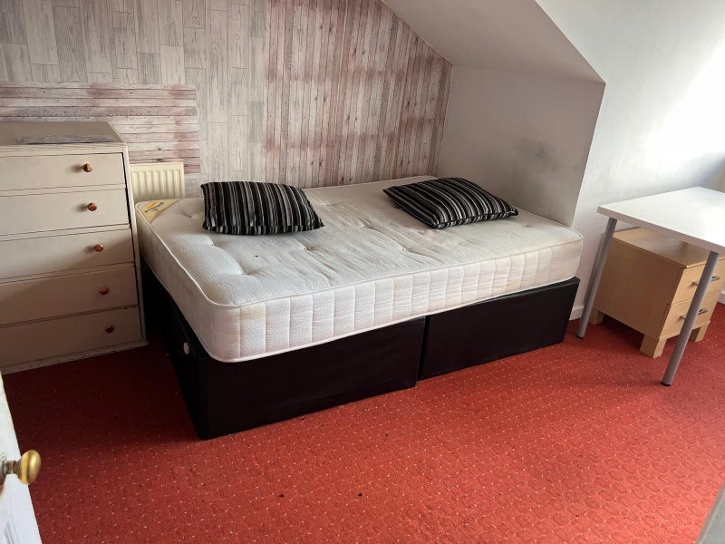 Room Back Stratford Terrace in Leeds