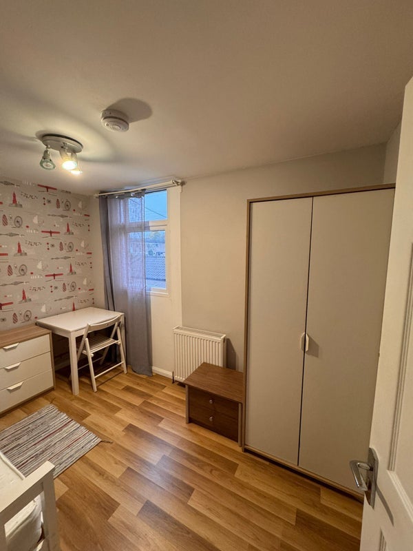 Room Edward Bailey Close in Coventry