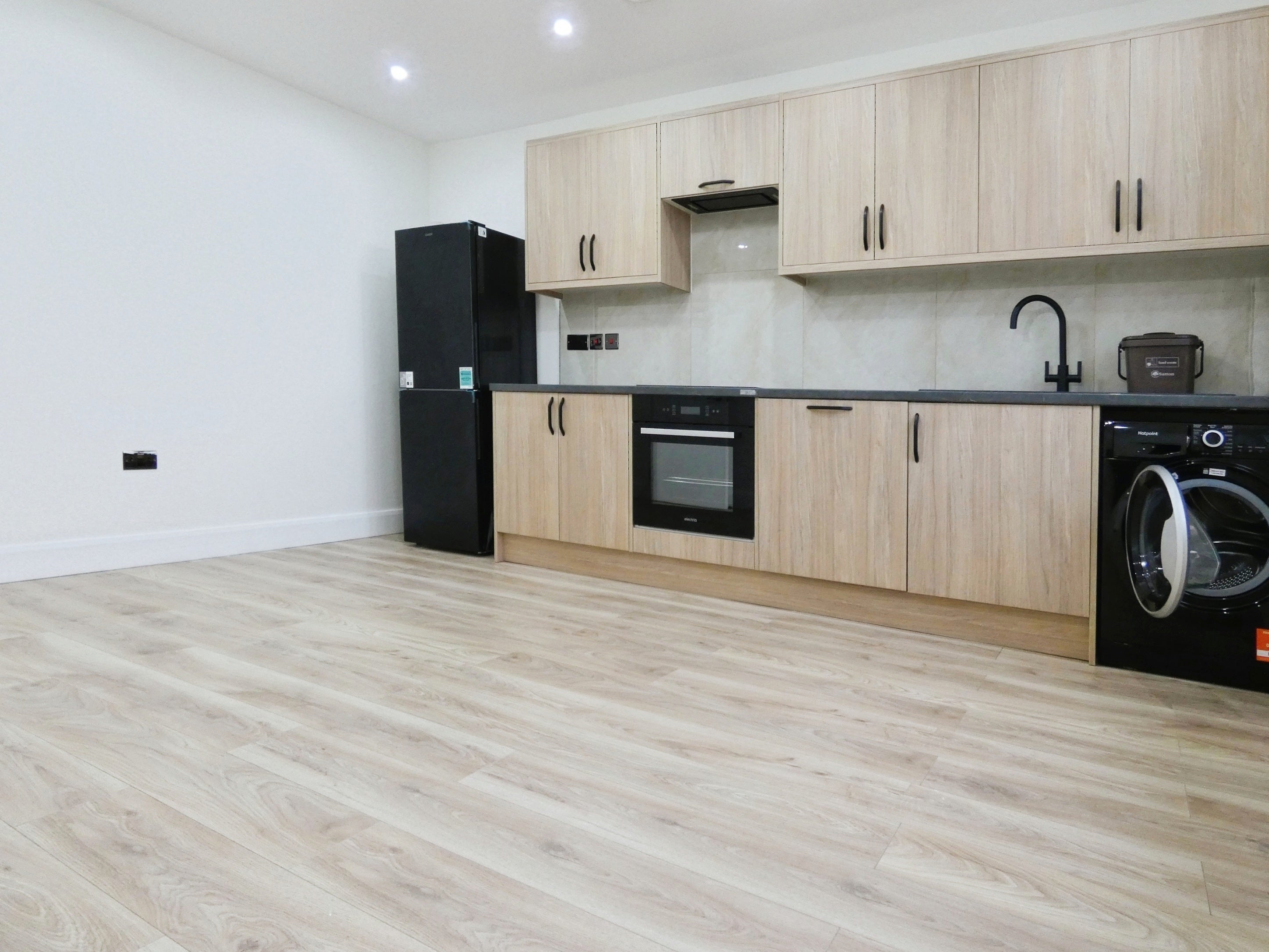 Flat Manor Road in Greater London
