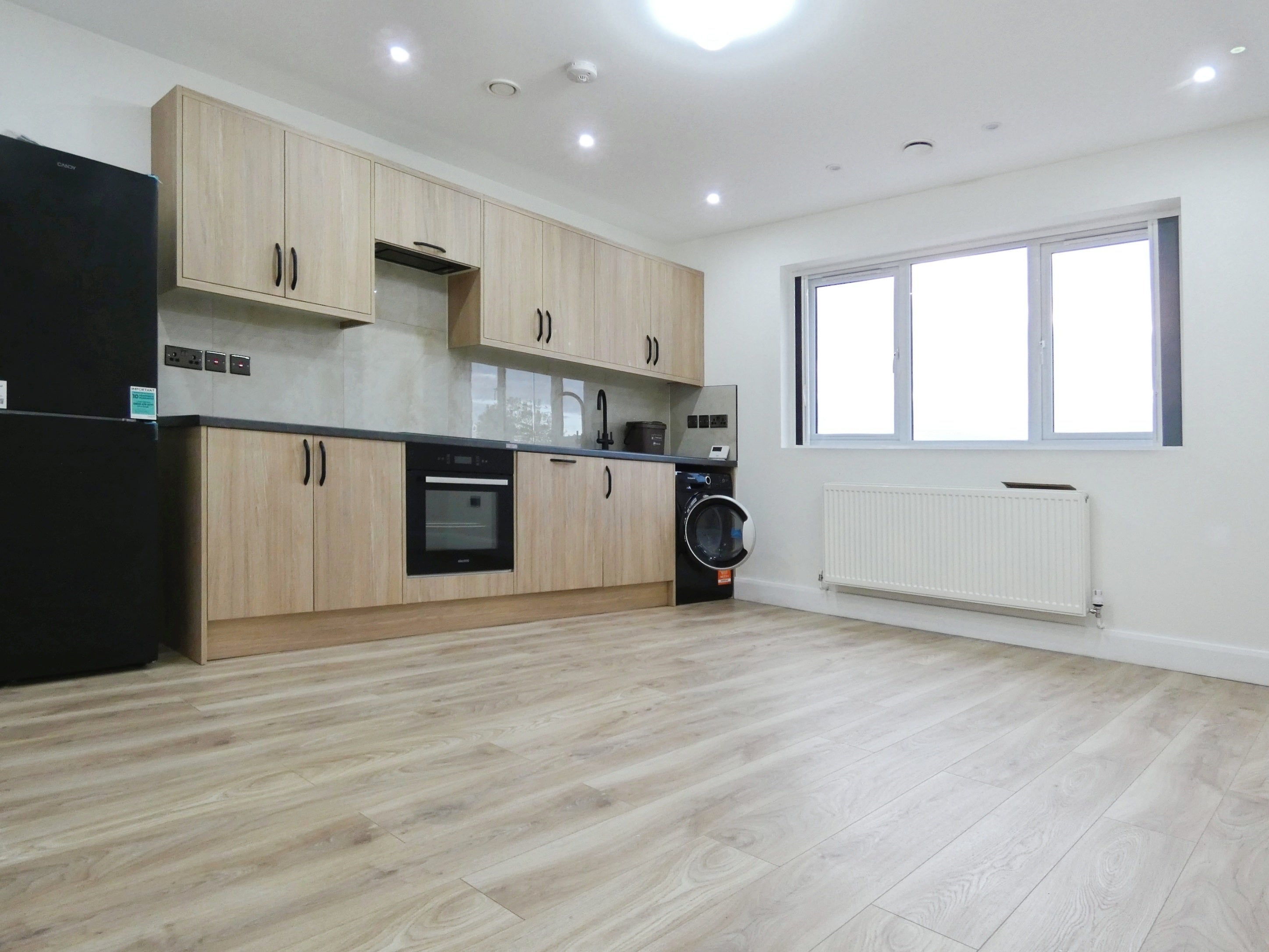 Flat Manor Road in Greater London