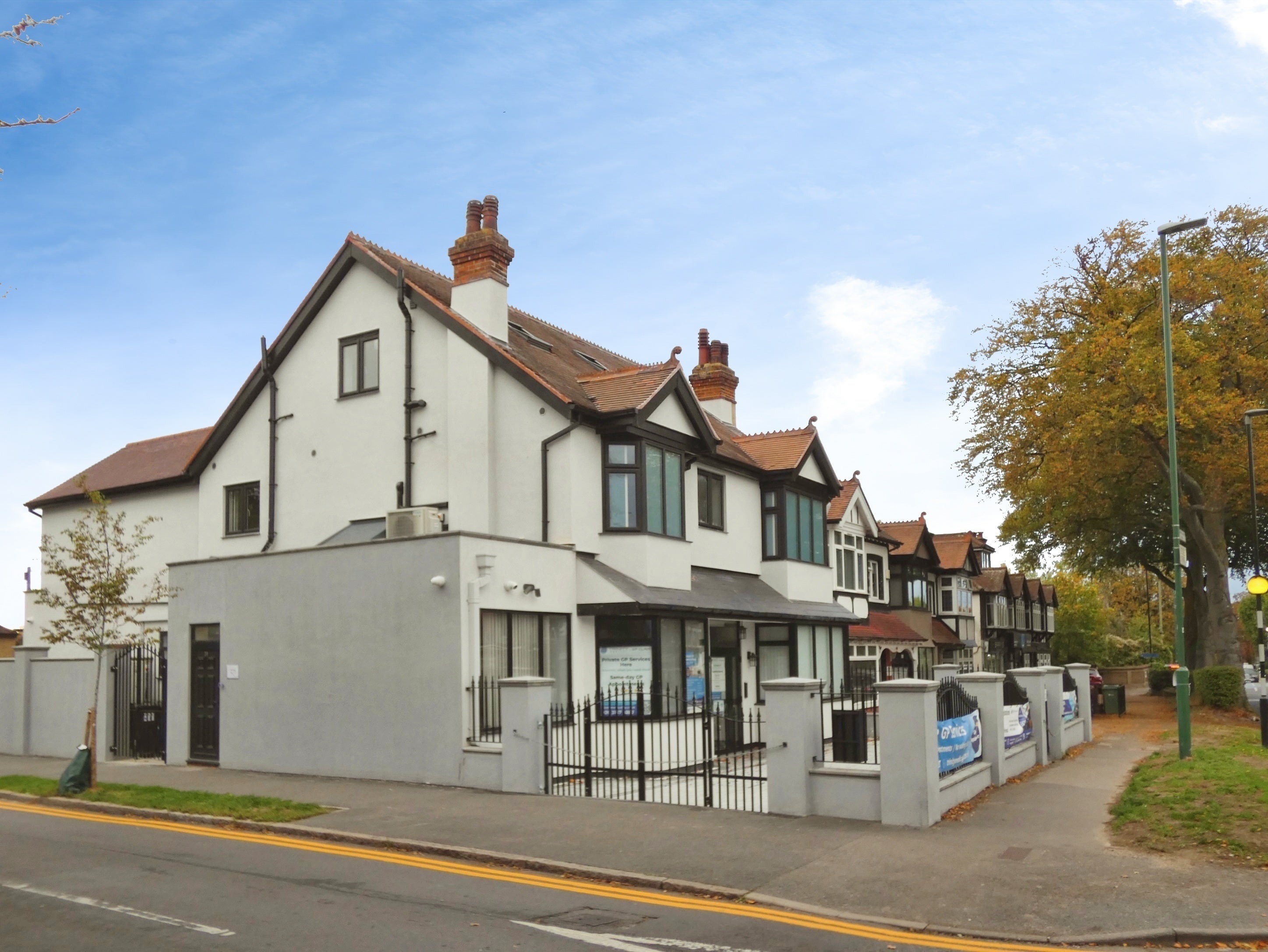Flat Manor Road in Greater London