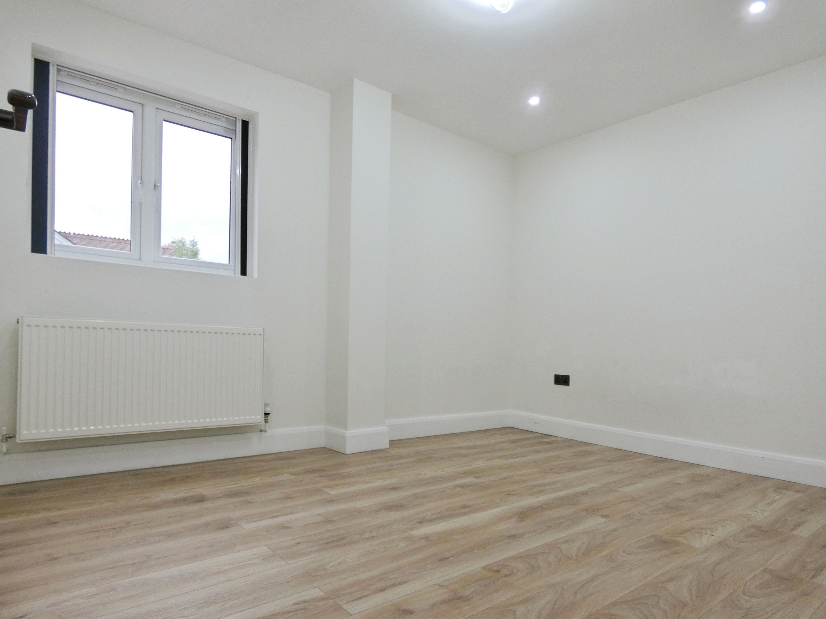 Flat Manor Road in Greater London