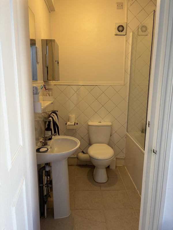 Room Chesterton Road in Greater London