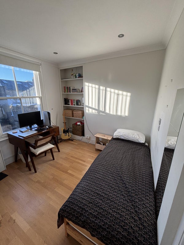 Room Chesterton Road in Greater London