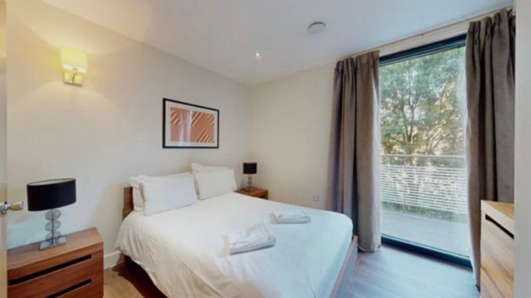 Flat Aldgate in City of London