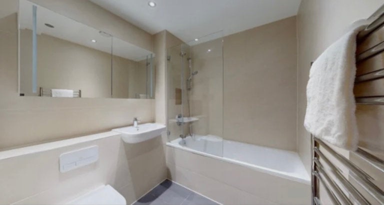Flat Aldgate in City of London