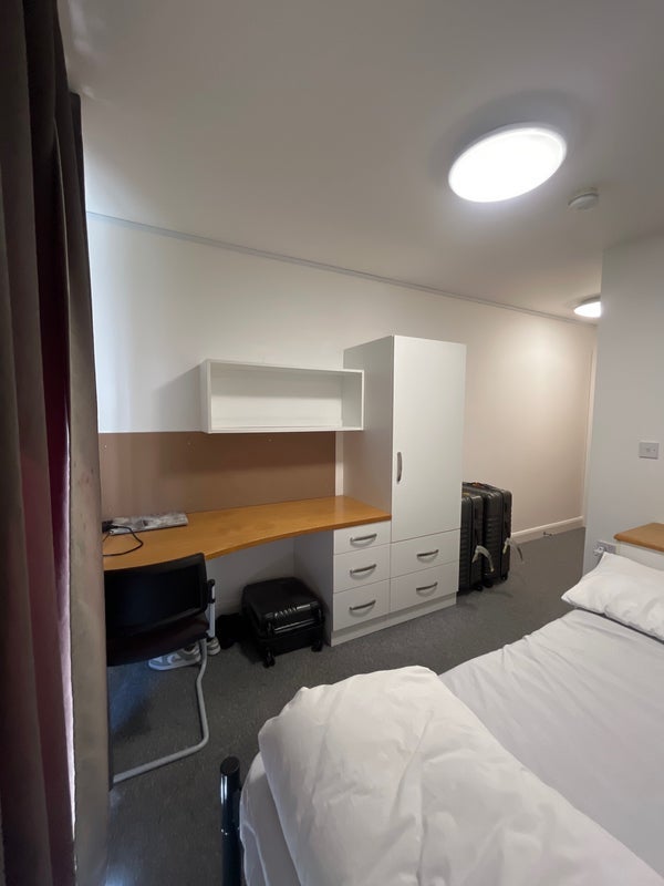 Room Blackfriars Road in Salford