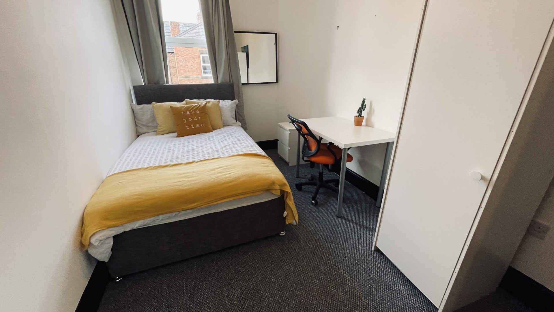 Room Chichester Street in Chester