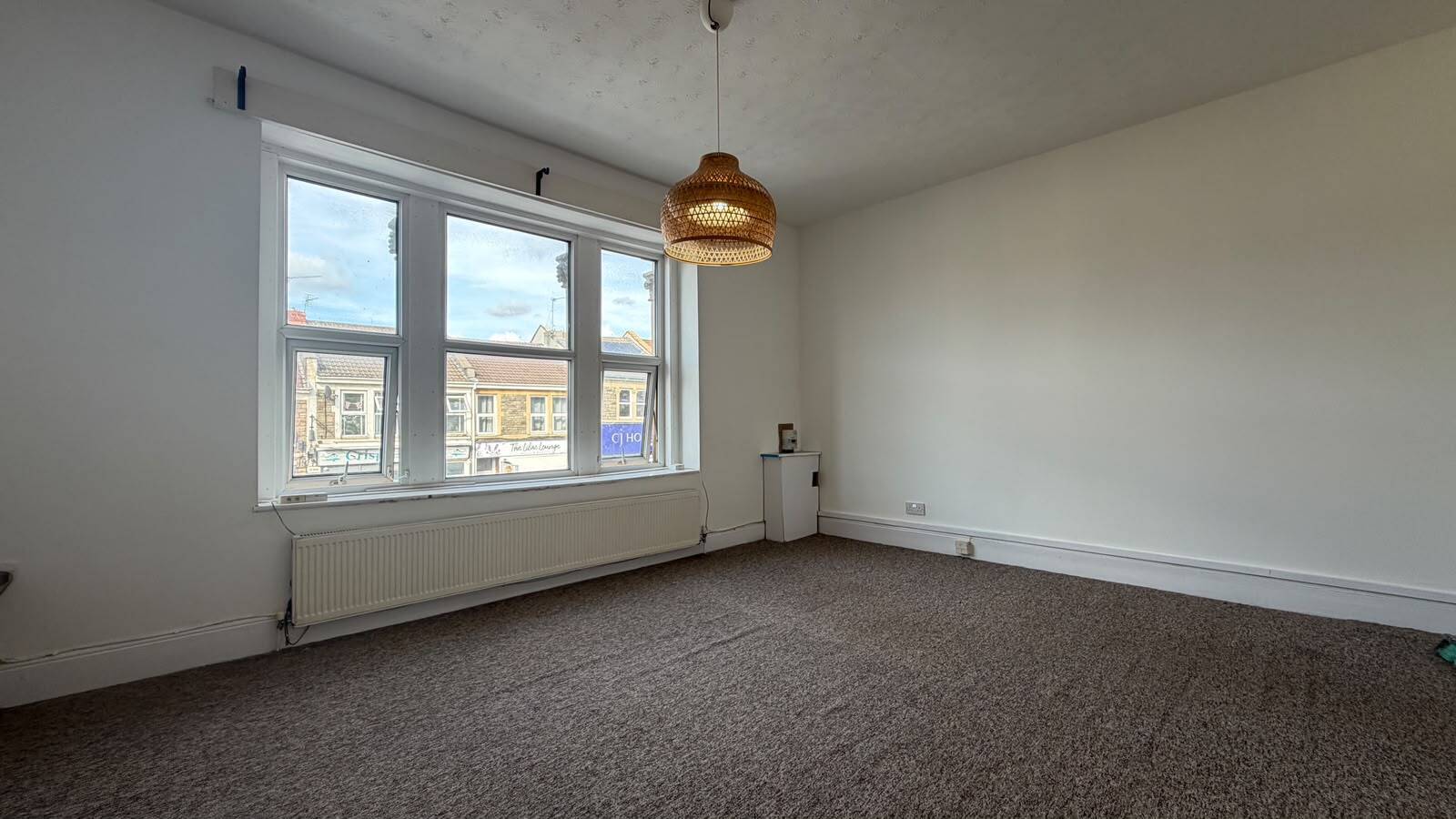 Flat Sandy Park Road in Bristol
