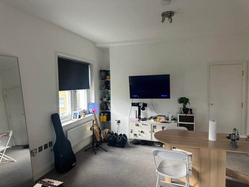 Room Glamis Place in Greater London