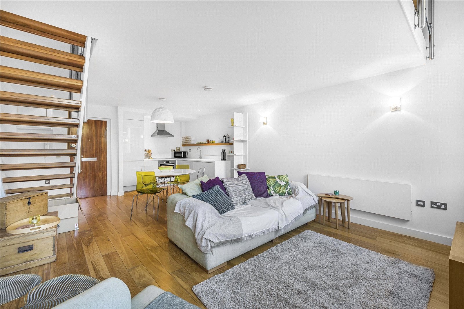 Flat Hardwick Street in Greater London