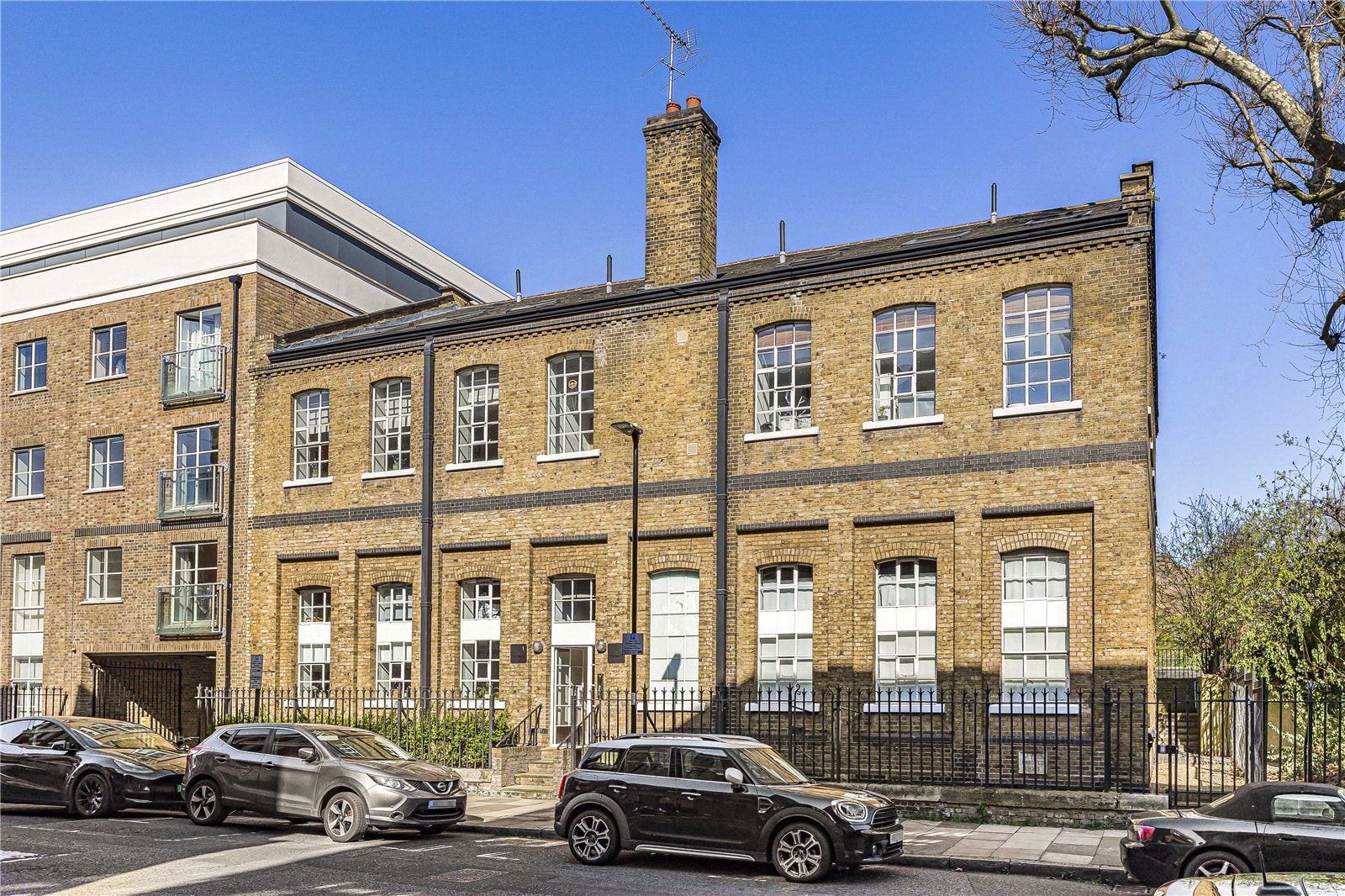 Flat Hardwick Street in Greater London