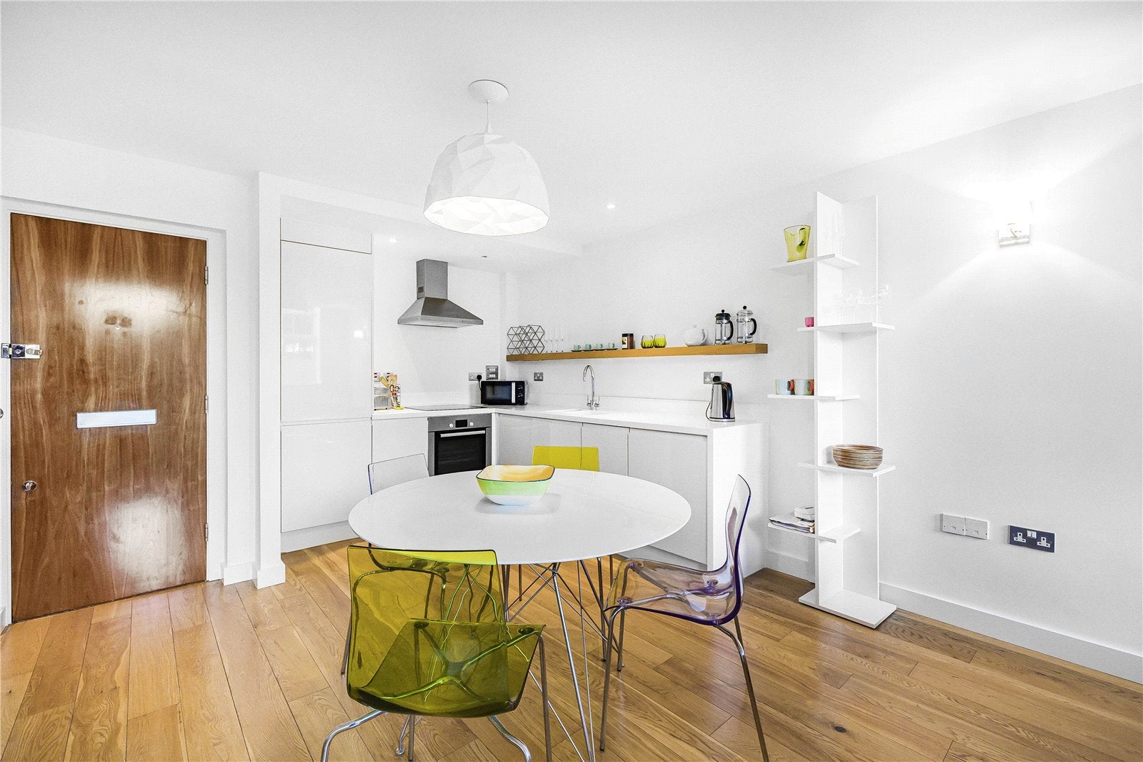 Flat Hardwick Street in Greater London