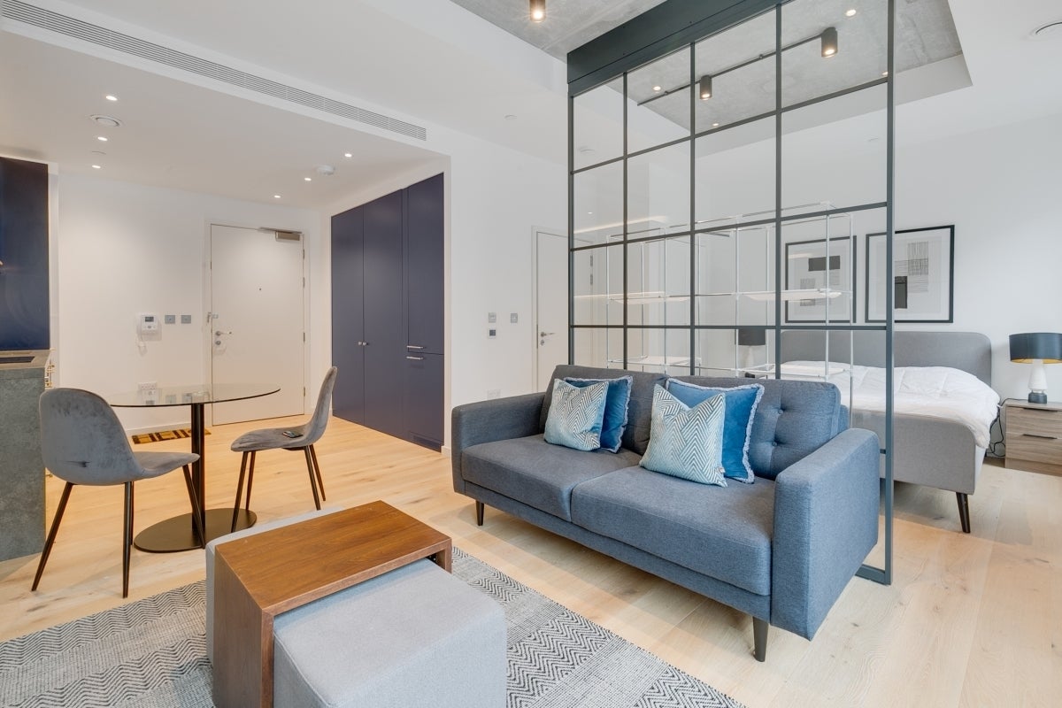 Flat Hercules Slip in Greater London
