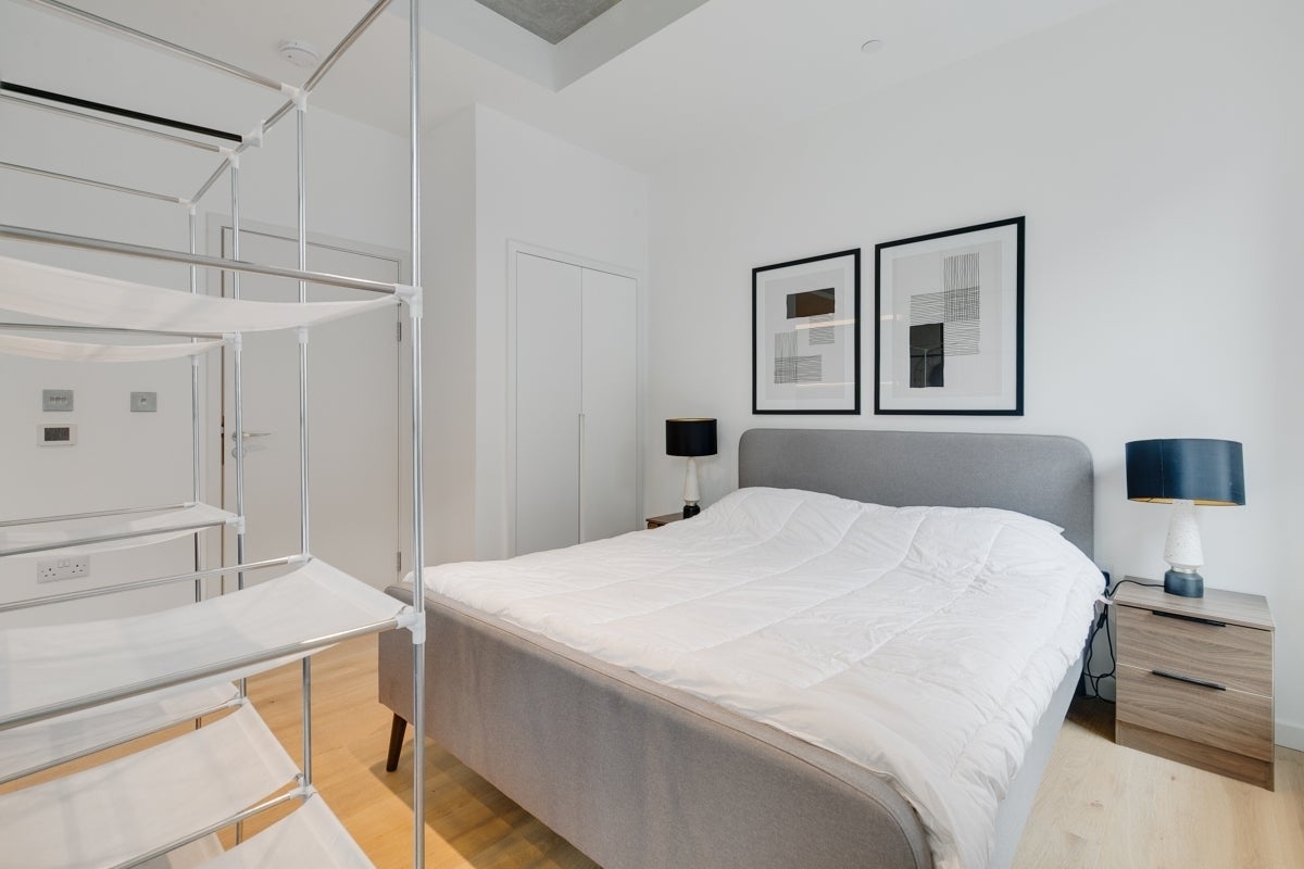 Flat Hercules Slip in Greater London