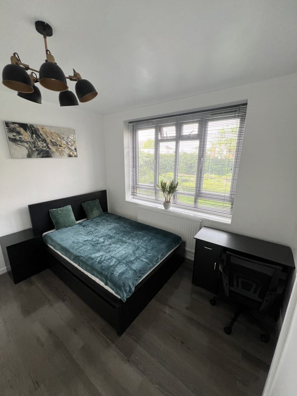 Flat Hemans Street in Greater London