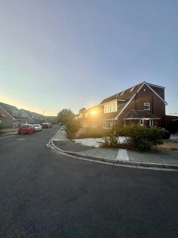 Room Crossways Road in Greater London