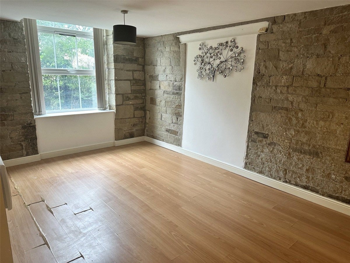 Flat Dewsbury Road in Calderdale