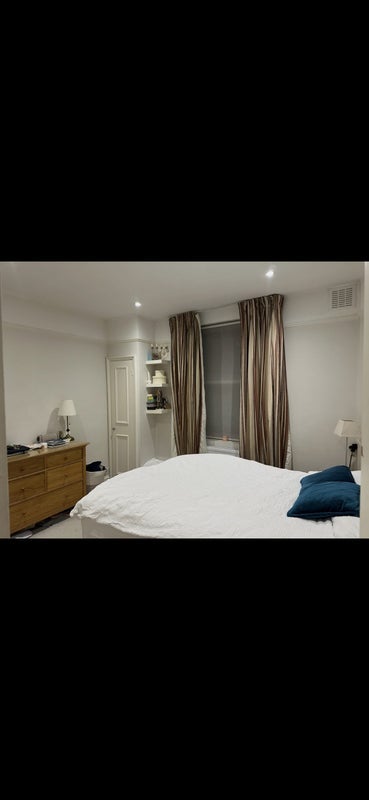 Flat Bolton Gardens in Greater London
