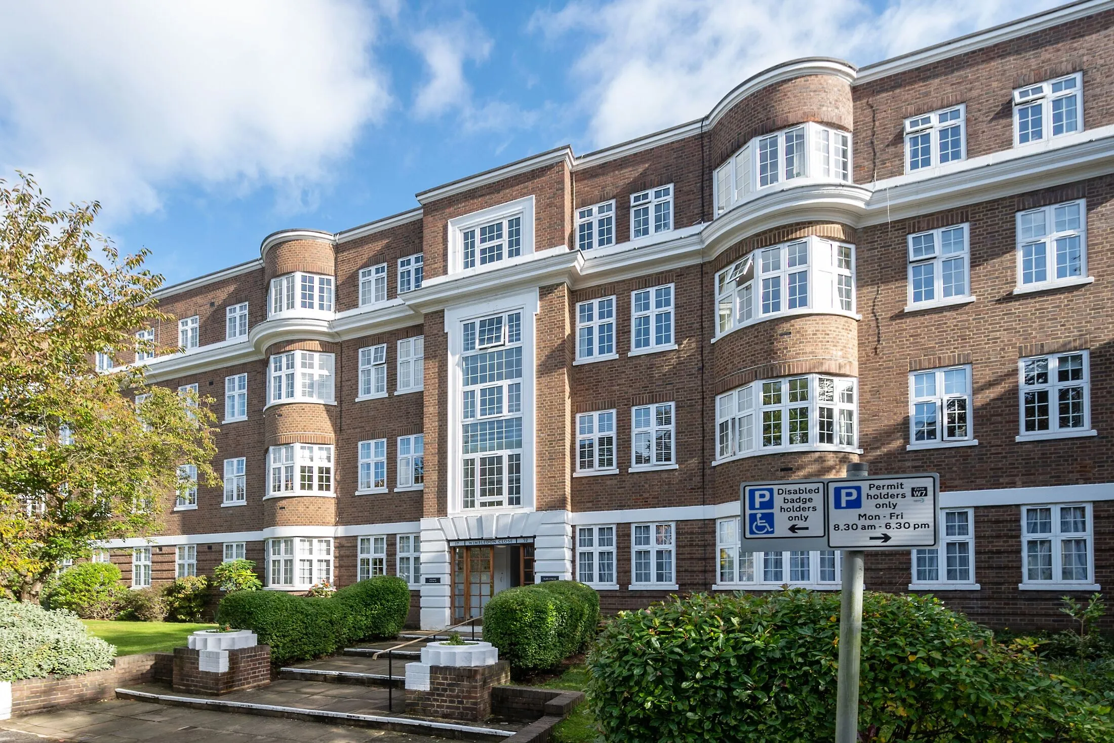 Flat The Downs in Greater London