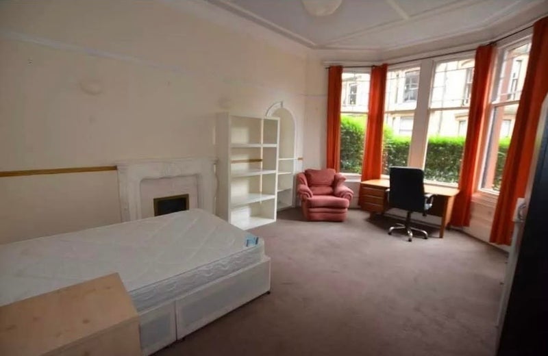 Room Hyndland Road in Glasgow
