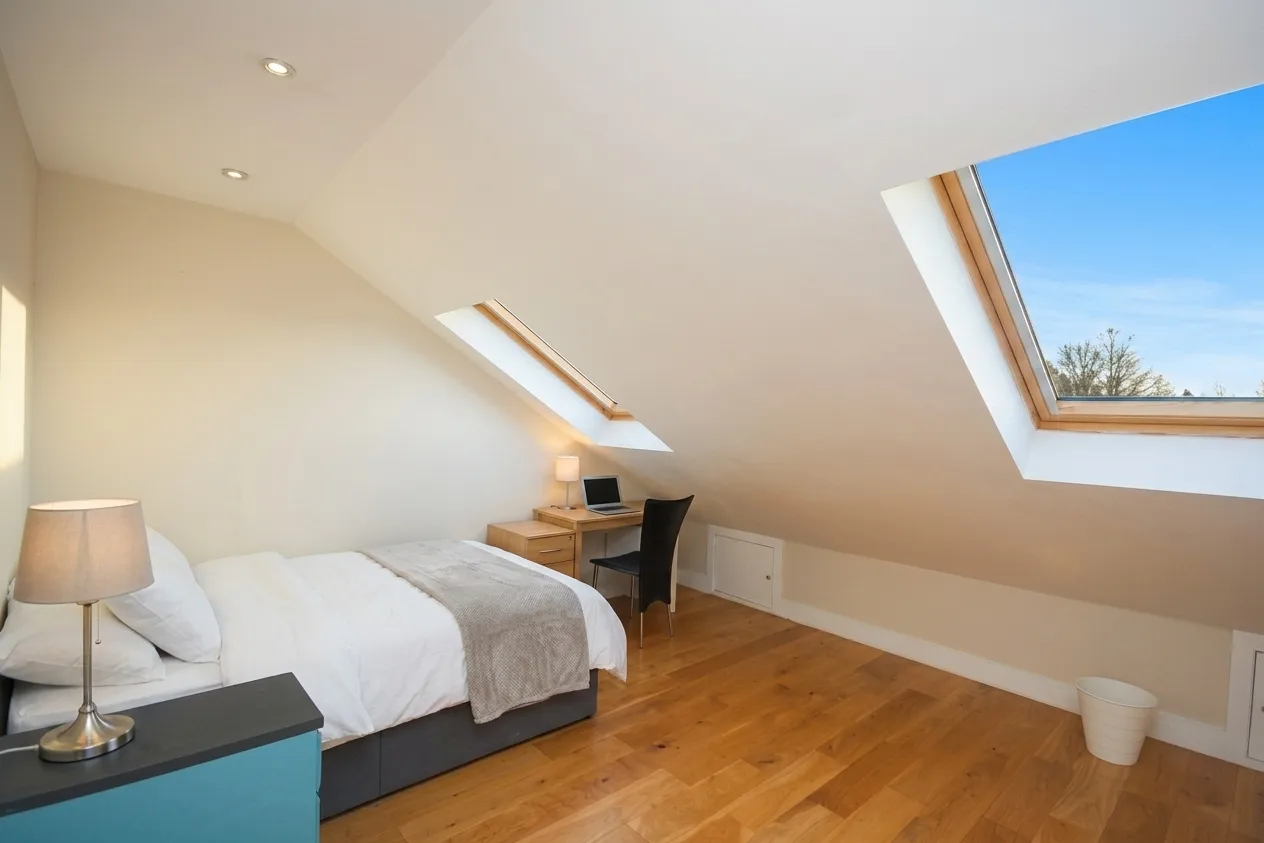 Room Rosemary Avenue in Greater London