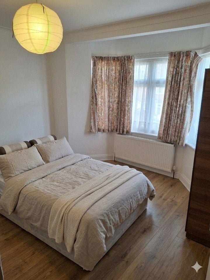 Room Randall Avenue in Greater London