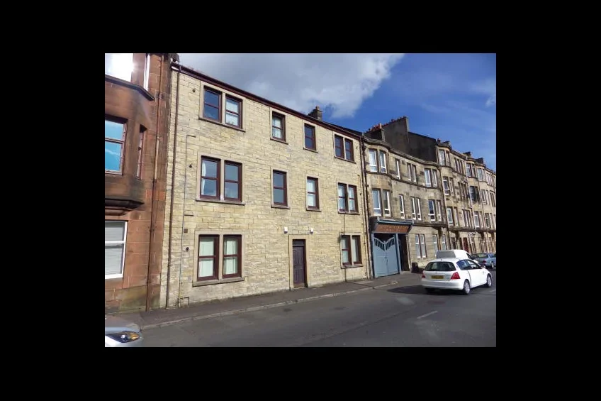 Flat Maxwellton Street in Paisley