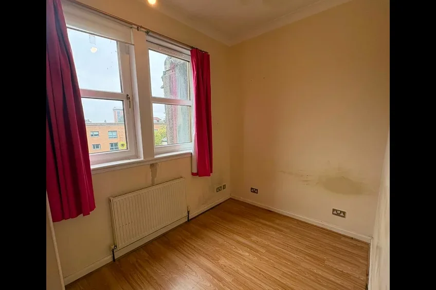 Flat Maxwellton Street in Paisley