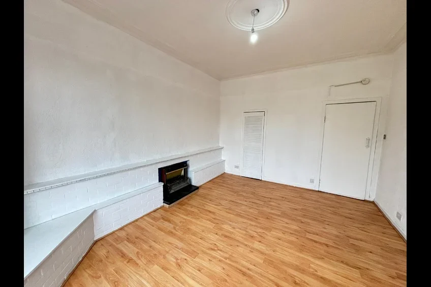 Flat Maxwellton Street in Paisley