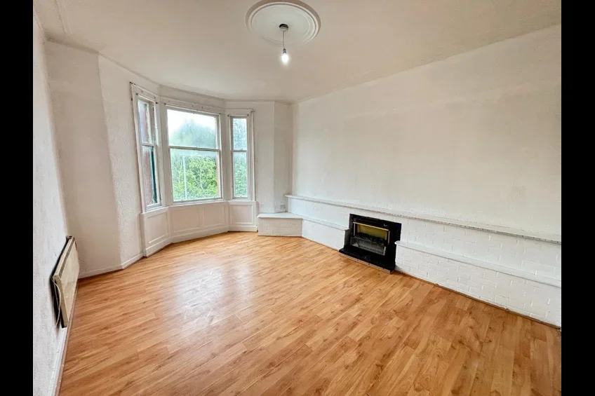 Flat Maxwellton Street in Paisley