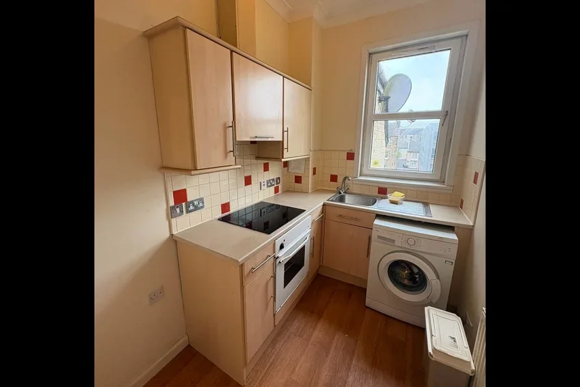 Flat Maxwellton Street in Paisley