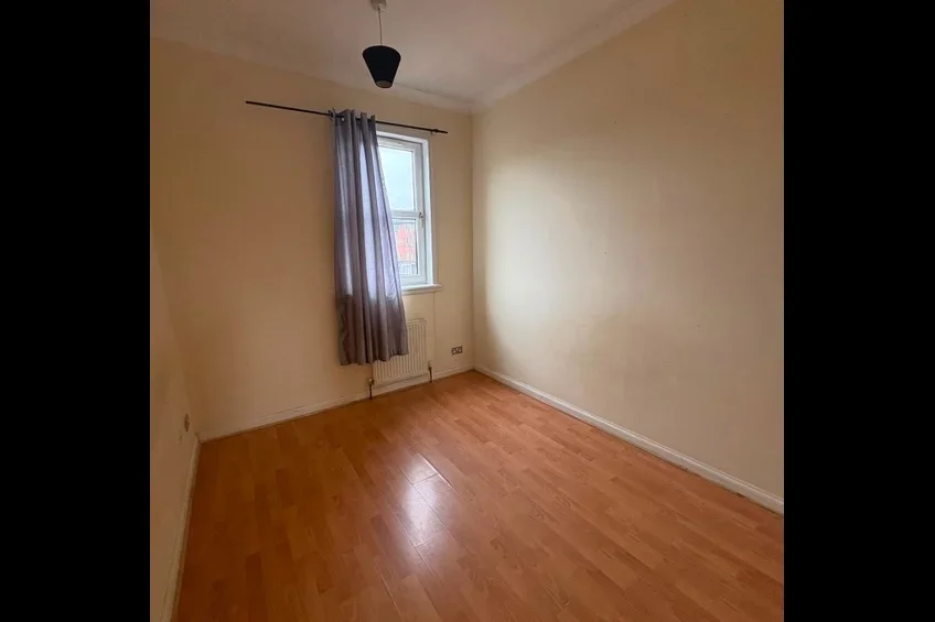 Flat Maxwellton Street in Paisley